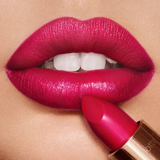 Charlotte Tilbury 
K.I.S.S.I.N.G Satin Shine Lipstick
